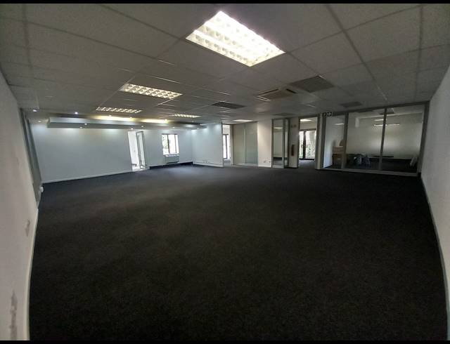 529M² OFFICE TO LET IN BRYANSTON